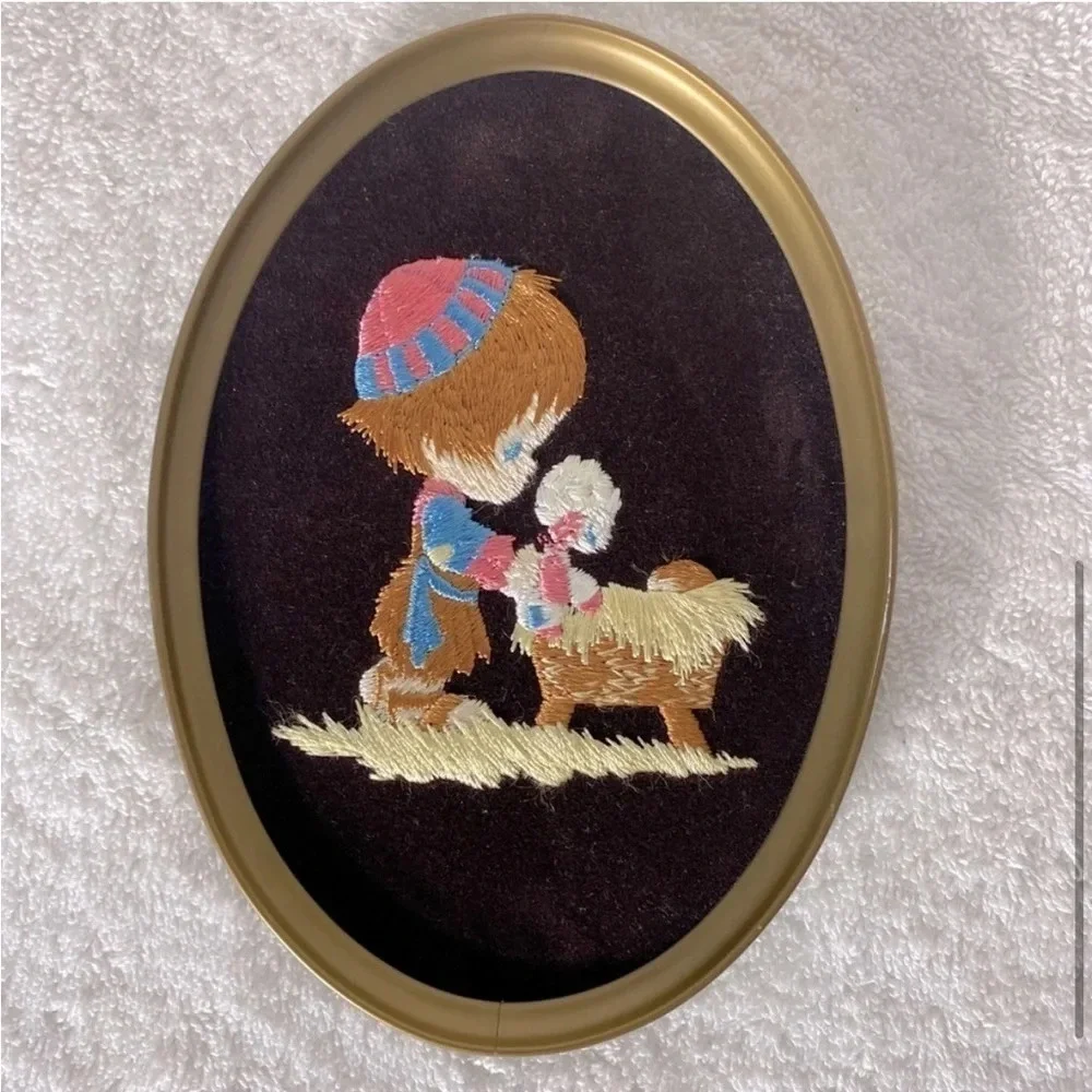 Vintage Ecstasy Giftware Brown Velvet Embroidered  Oval Framed Art - Picture 6 of 6